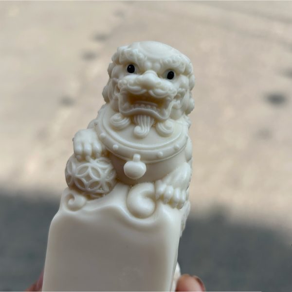 Handcrafted TAGUA Carved Lion Seal - Chinese Lion Awakening Craft - Image 3